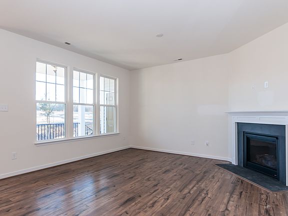 Photo is from the builders library shown as an example. Finishes and options may vary.