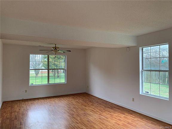 2nd image of 5927 Silver Oak Ln