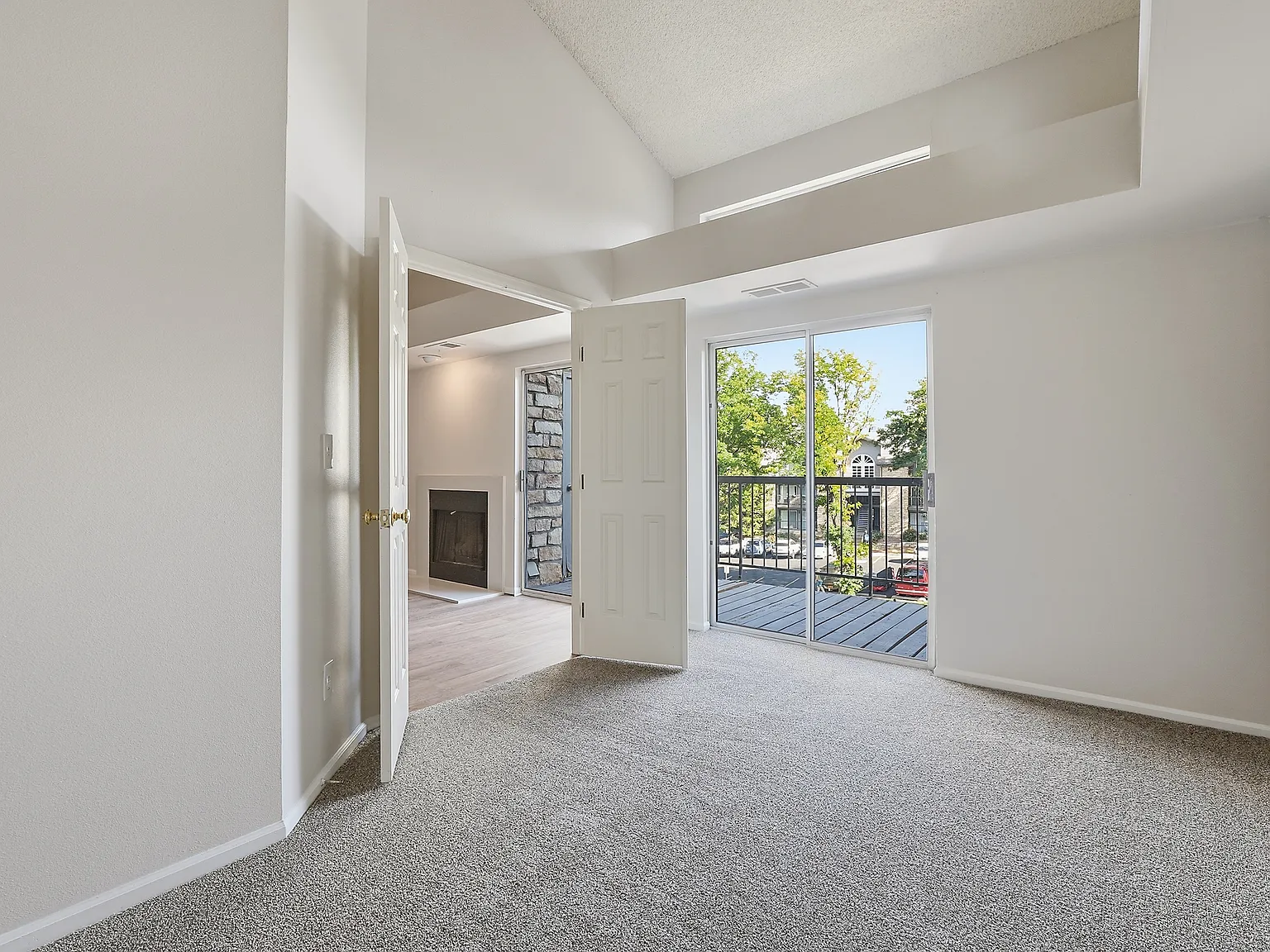 2 bed, 936 sqft, $1,800 — Photo 4
