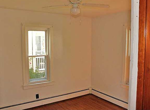 5th image of 305 E Walnut St