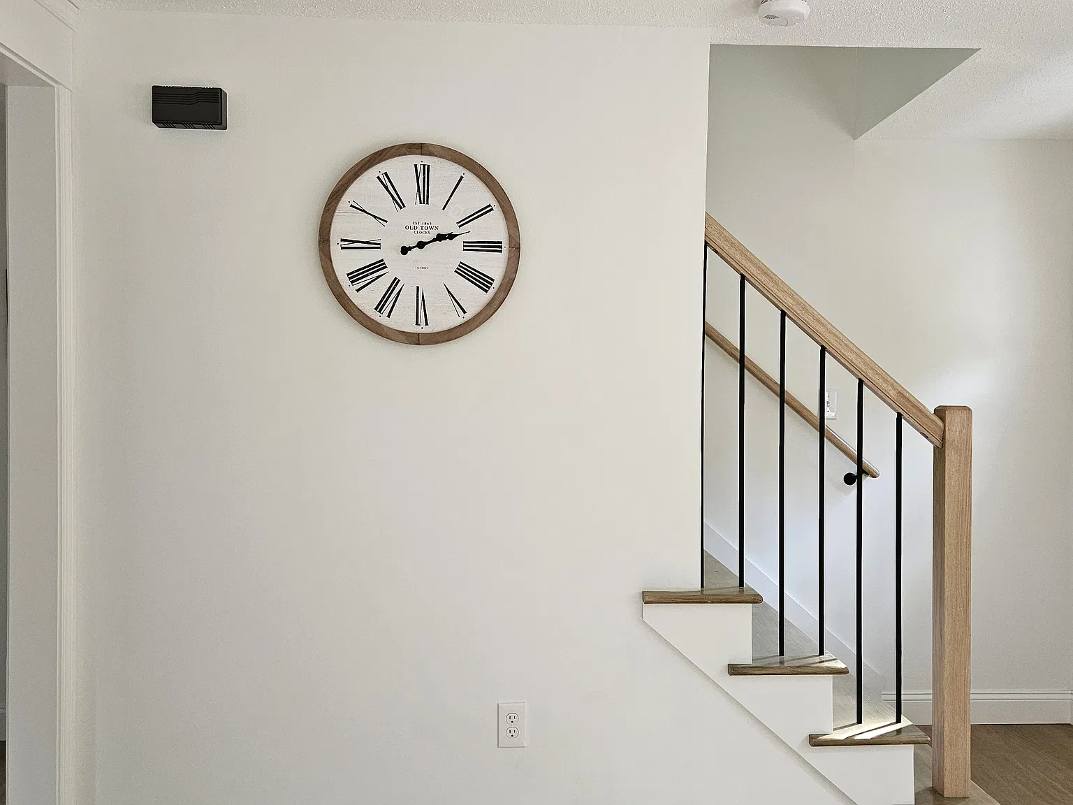 3 bed, 1212 sqft, $2,300 — Photo 4