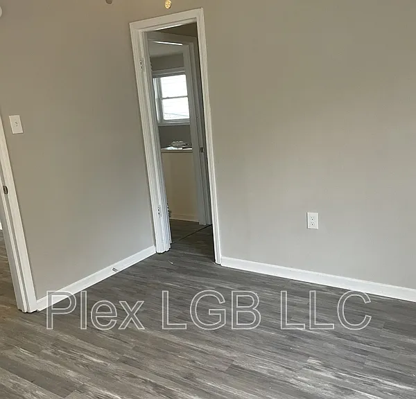 314 McCall St — Photo 4