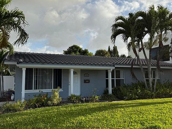 5th image of 971 SW 12th St