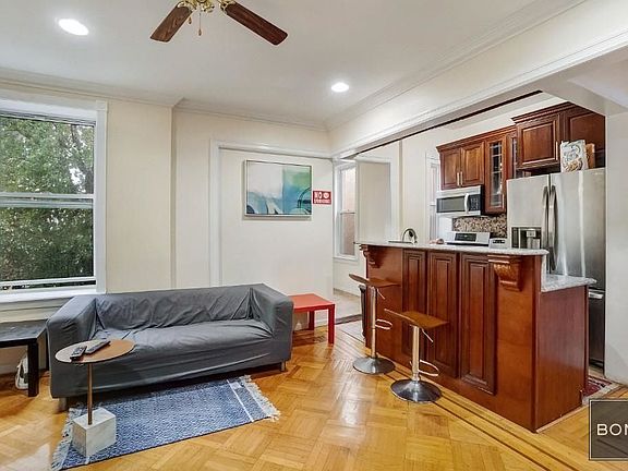 3rd image of 267 E 32nd St #1