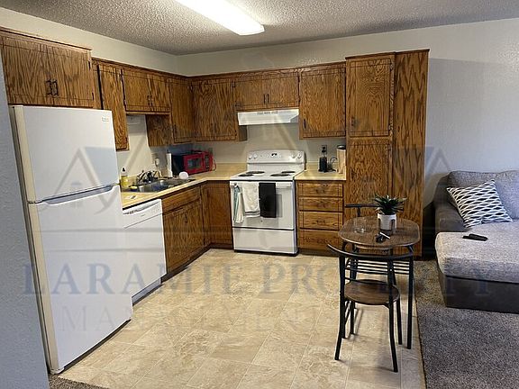 2nd image of 1725 Fetterman Dr #E