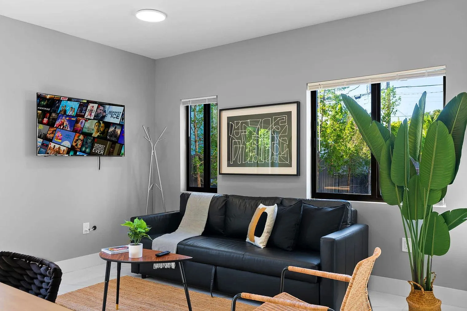 4 bed, 2.0 bath, 947 sqft, $9,394 — Photo 1
