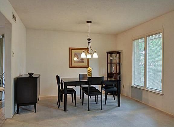 4th image of 6724 Hillwood Ln