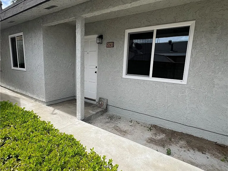 5245 Navarro St — Photo 8