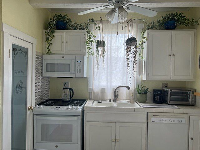 2nd image of 411 Poli St #1