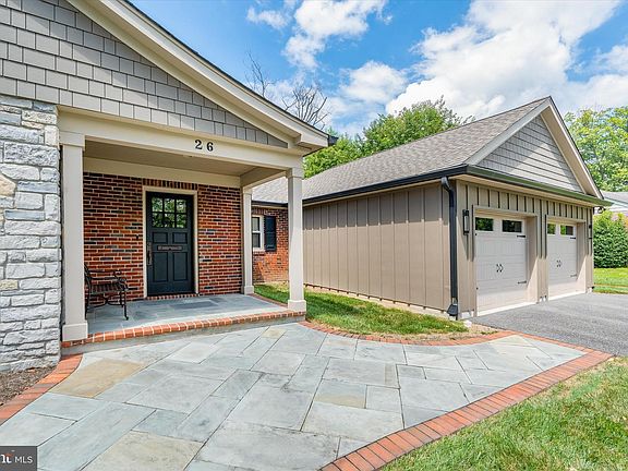 5th image of 26 Westover Cir
