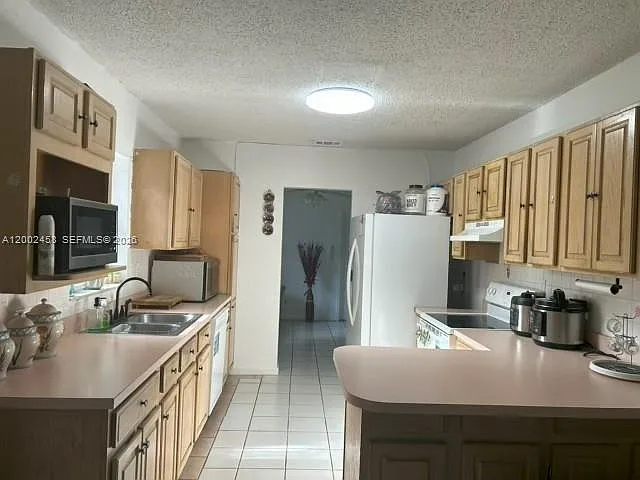 19920 SW 118th Pl — Photo 17
