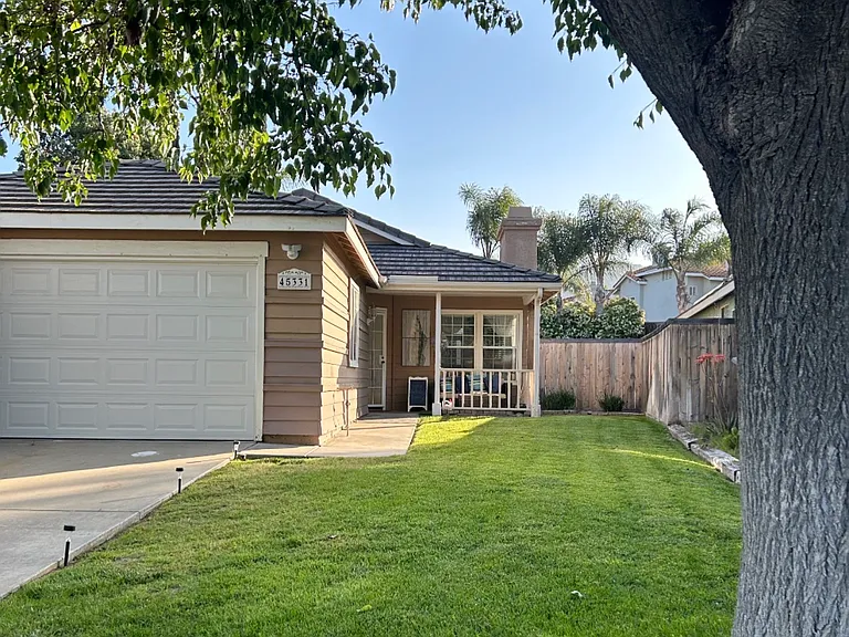 Zuma Dr — Photo 9