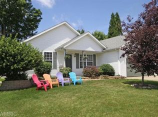 4943 Yellow Pine Ln, Kalamazoo, MI 49004