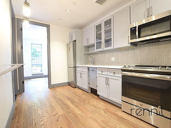 3rd image of 1014 Carroll St #1R