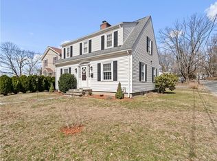 209 Bourne Ave, Rumford, RI 02916