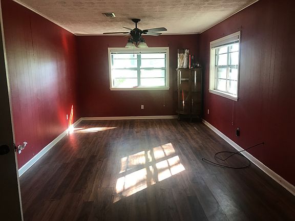 4th image of 204 Brookwood Dr