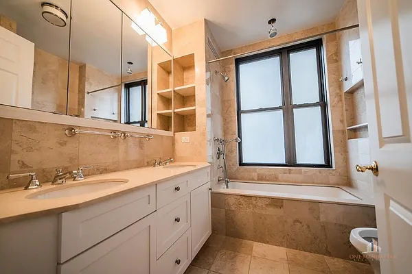 Rented by ONE Manhattan Real Estate | media 23