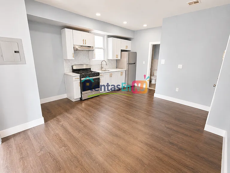 61 16th Ave #3-B — Photo 1