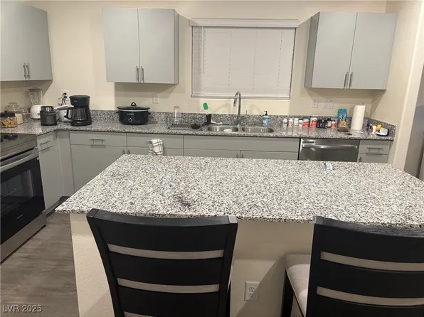 5609 Thunder Blue Ave, Las Vegas, NV 89122