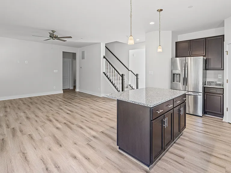 112 Rose Ct — Photo 8