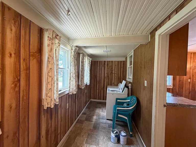 239 Motley Ave — Photo 15