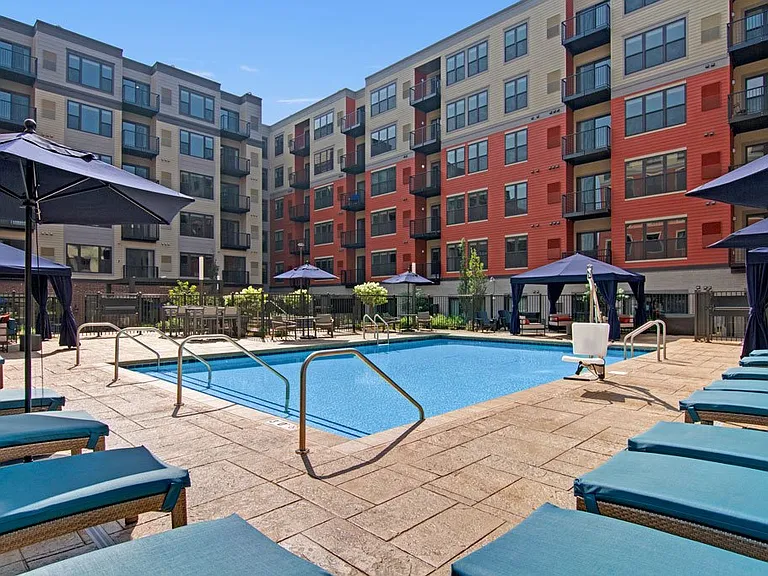 Gatsby Apartments — Photo 21