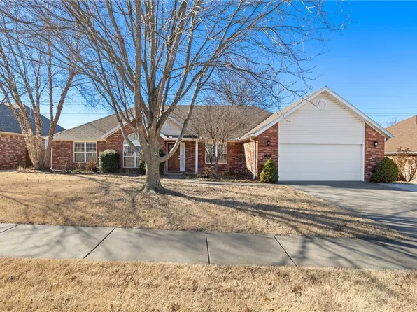 1903 N Colony Way, Fayetteville, AR 72704