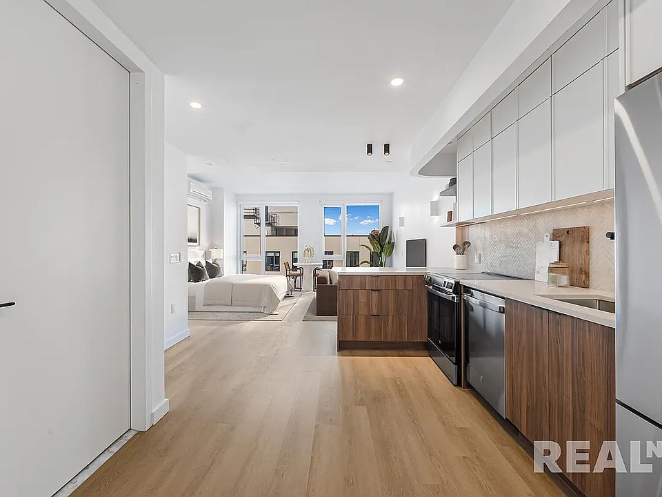 1st image of 953 Dean St #433