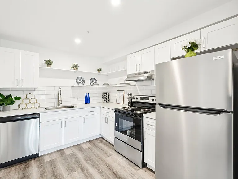 11800 E Colfax — Photo 8