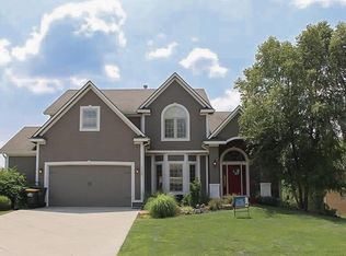 15305 Pine Ridge Rd, Basehor, KS 66007