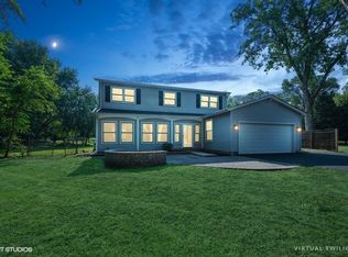 25613 N Diamond Lake Rd, Mundelein, IL 60060