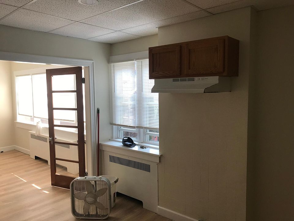 29 High St Brattleboro VT Zillow