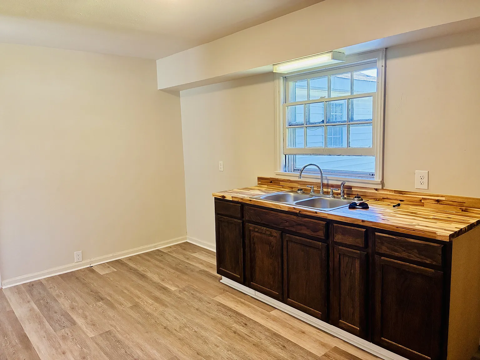 806 Miller Avenue - 1 — Photo 4