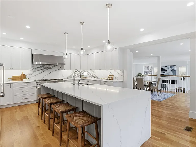 22 Lincoln Rd — Photo 11