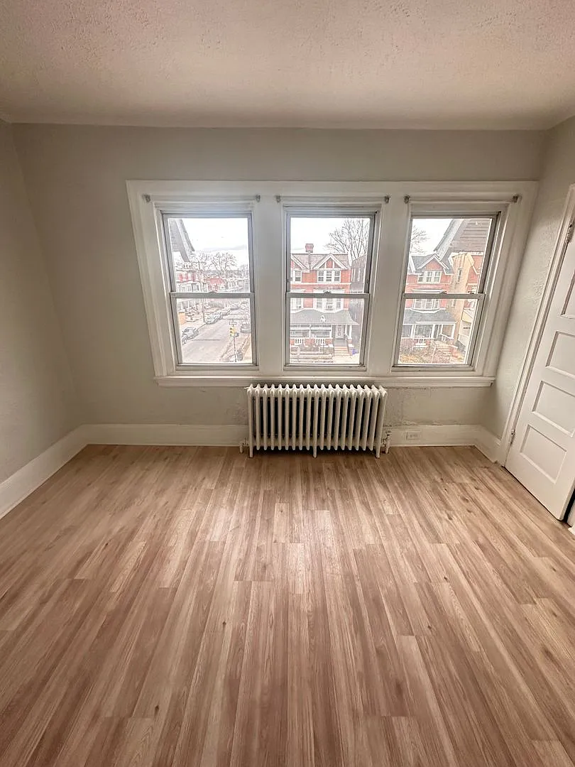 4950 Walnut Street — Photo 2