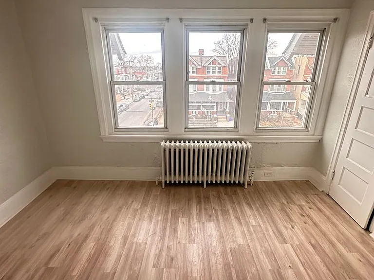 4950 Walnut Street — Photo 2