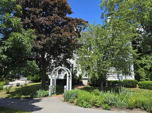 102 N State Street, Concord, NH 03301