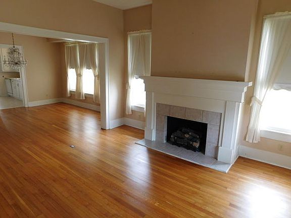 5th image of 1189 E Boswell St