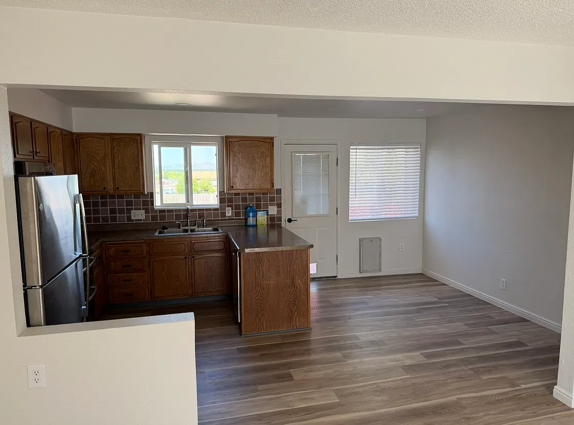 5 bed, 1829 sqft, $2,100 — Photo 4