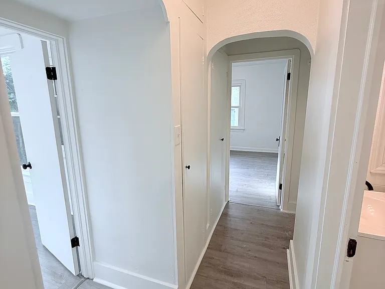 418 Sumner Ave — Photo 18