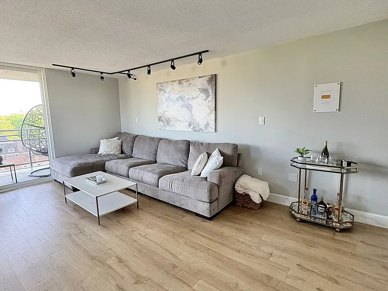 909 N Lafayette St #804 — Photo 6