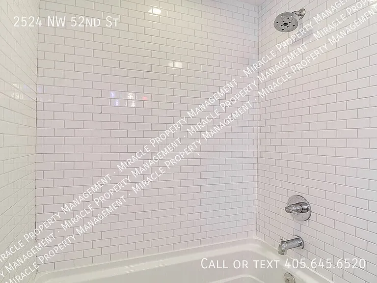 2524 NW 52nd St — Photo 35