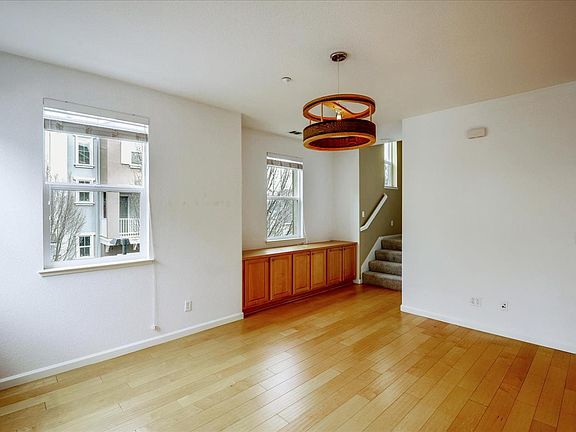5th image of 472 Kasra Dr
