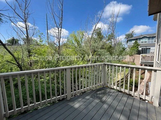 1156 Oak Cir — Photo 16