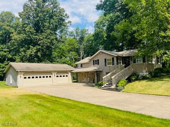 12577 King Church Ave NW, Uniontown, OH 44685