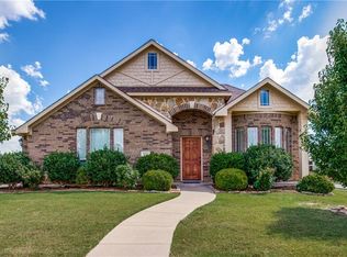 902 Lost Pine Dr, Midlothian, TX 76065