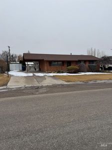 805 15th Dr, Rupert, ID, 83350