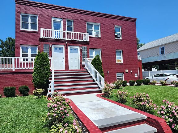 2nd image of 325 E Park Ave #B