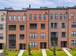 43536 Centergate Dr, Ashburn, VA 20148