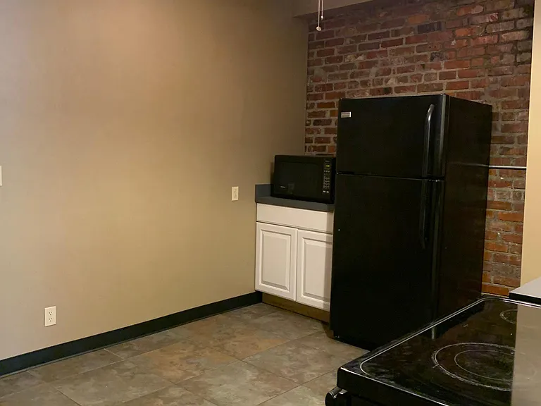 1640 Holdrege St #106 — Photo 3